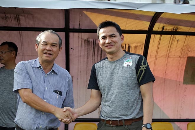 Bầu Đức: 'Tôi tôn trọng tình cảm của Kiatisak với ĐT Thái Lan'