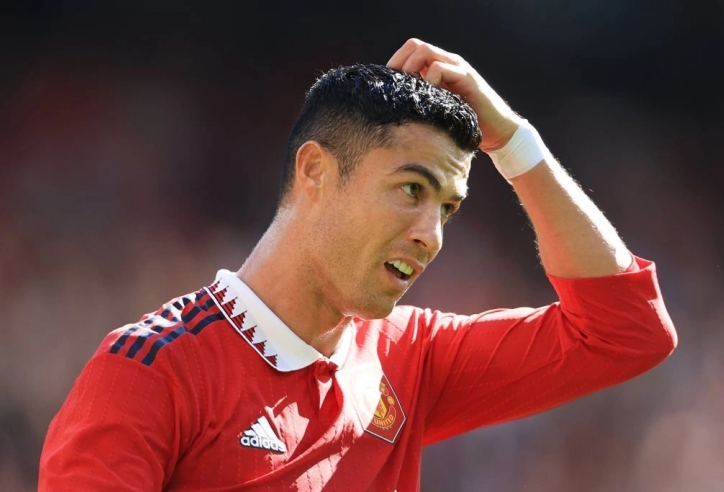 Hành xử thiếu chuyên nghiệp, Ronaldo khiến fan MU phẫn nộ