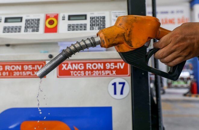 Giá xăng dự kiến giảm mạnh từ ngày 1/4 do giảm thuế bảo vệ môi trường