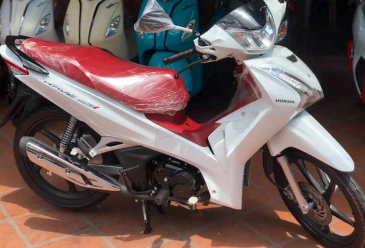 Honda Wave 125i nhập khẩu về Việt Nam, giá bán cao ngang SH 125i