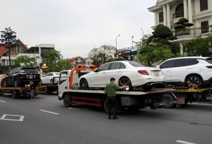 Điểm mặt dàn xe trị giá 20 tỷ đồng bị niêm phong của nguyên Chủ tịch TP Hạ Long
