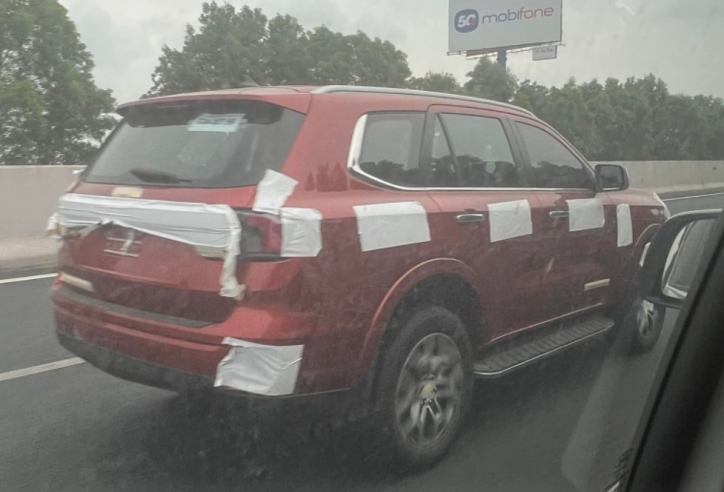 Ford Everest 2022 'lột trần' diện mạo tại Việt Nam, dự kiến ngày ra mắt đang đến gần