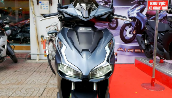 Giá bán thực tế Honda Air Blade 2023 tại đại lý vượt mốc hơn 70 triệu đồng