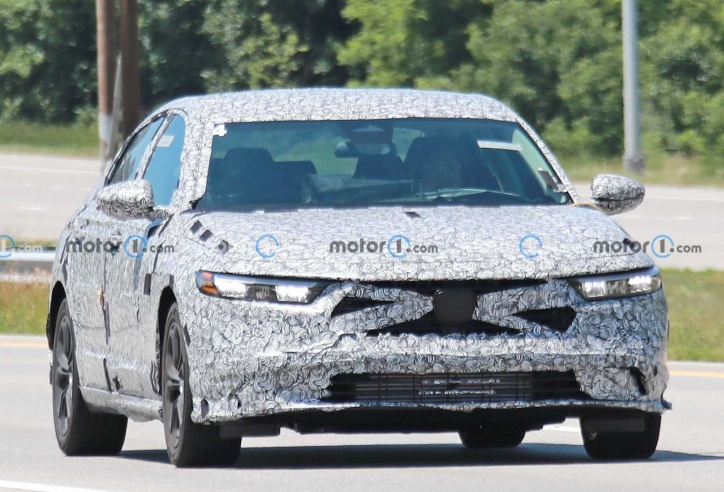 Honda Accord 2024 lần đầu lộ diện chạy thử, nhiều nét giống 'đàn em' Civic