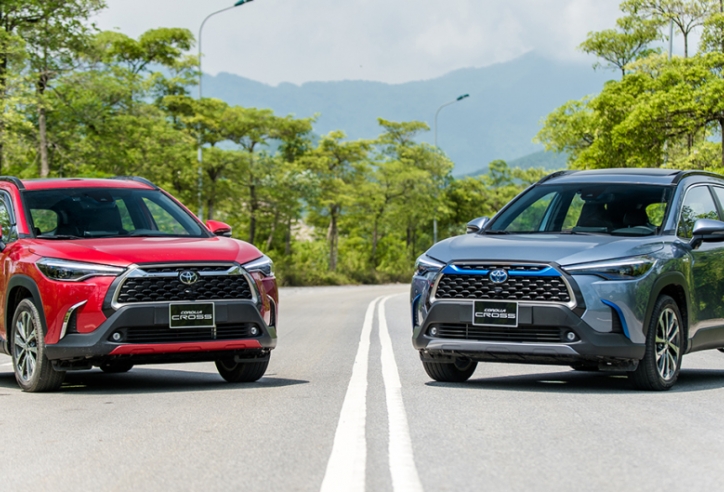 Toyota Corolla Cross bán 'kèm lạc' tới 50 triệu, nhưng vẫn phải chờ xe đến nửa năm