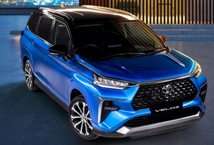 Toyota Veloz 2022 lộ diện phiên bản 2 màu như Range Rover, trước thềm ra mắt