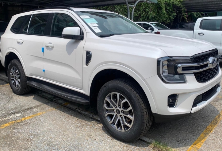 Với mức giá từ 1,099 tỷ đồng, Ford Everest Ambient 2022 phiên bản 'đơn sơ' được trang bị gì?