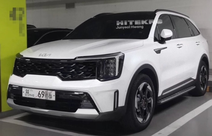 Kia Sorento 2023 - Đối thủ 'không đội trời chung' với Hyundai Santa Fe lộ diện dần