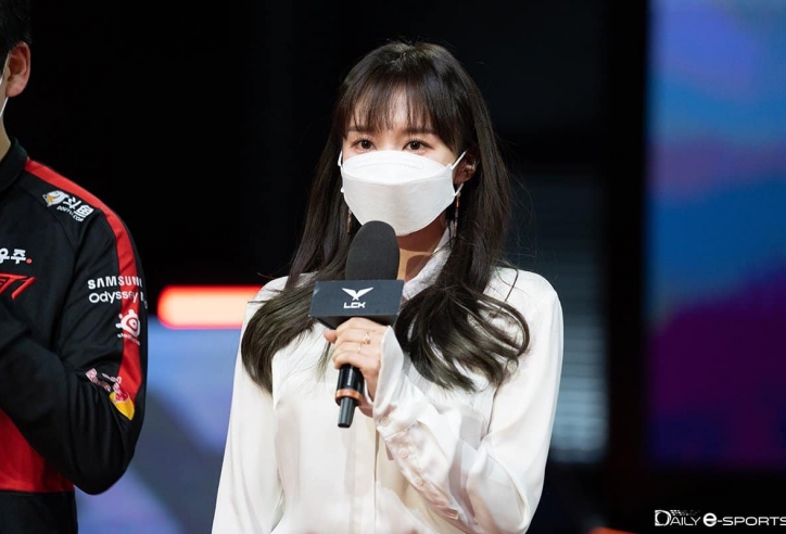 Nữ MC Yoon Su-bin của giải đấu LCK dương tính với COVID-19