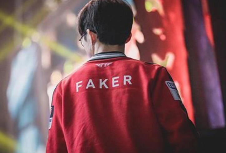 Faker sẽ phải ngồi dự bị trong bao lâu?