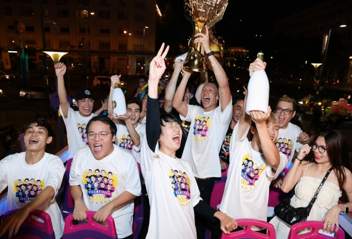 SofM, GAM Esports, Team Flash bắt trend ‘flex đến hơi thở cuối cùng’