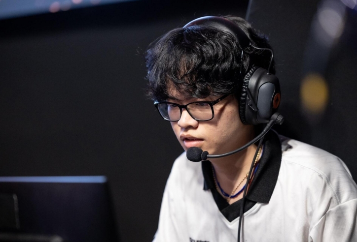 Đội tuyển của SofM chia tay siêu xạ thủ