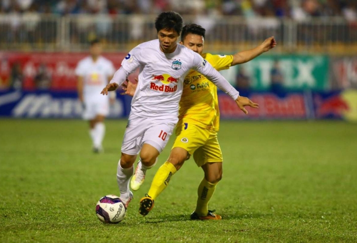 HAGL, SLNA phản đối đá V.League tập trung