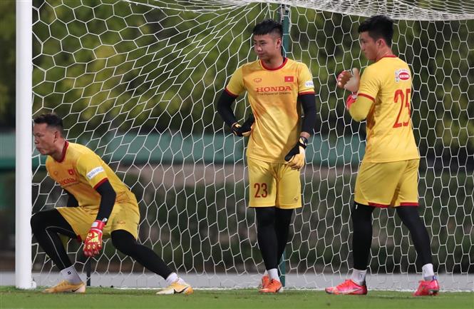Thủ môn ĐT Việt Nam nhận 'quà đặc biệt' từ VFF