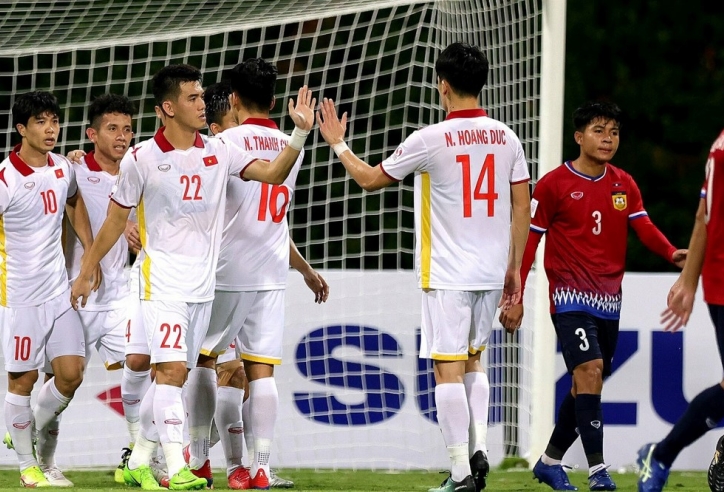 CĐV Việt Nam quá mạnh, Công Phượng sáng cửa nhận 'giải thưởng đặc biệt' tại AFF Cup