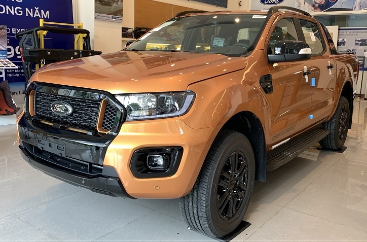 Ford Ranger đội giá hàng chục triệu đồng, khách Việt vẫn đổ xô đi mua