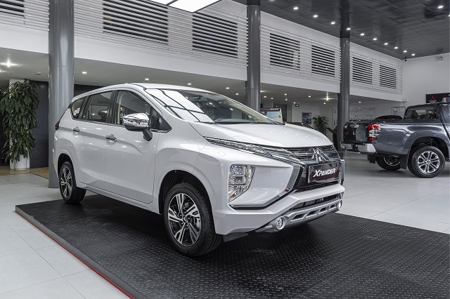 Giá xe Mitsubishi tháng 9 giảm mạnh khiến khách Việt xôn xao