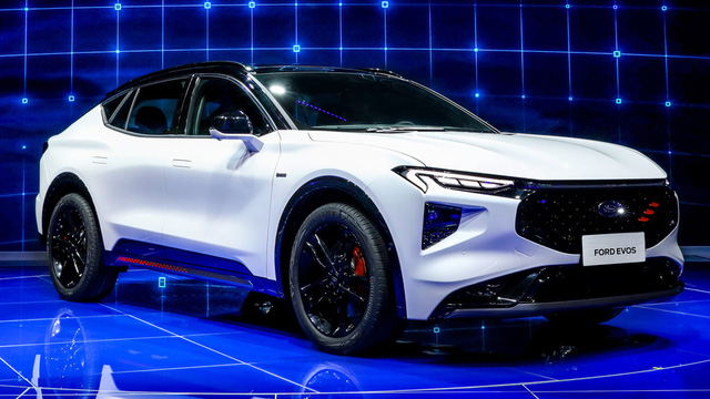 SUV 5 chỗ siêu đẹp của Ford ra mắt: giá 797 triệu, màn hình 'khủng' 43 inch
