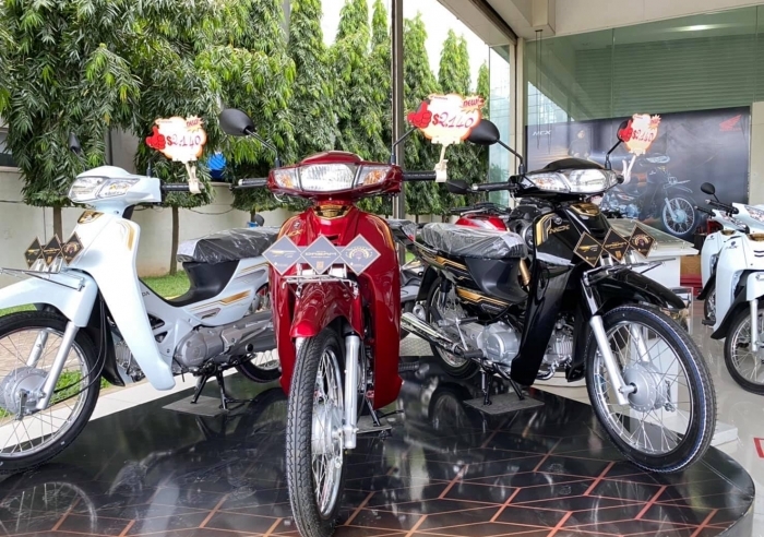 “Huyền thoại” Honda Dream 2021 bất ngờ về đại lý, giá đắt ngang SH mode