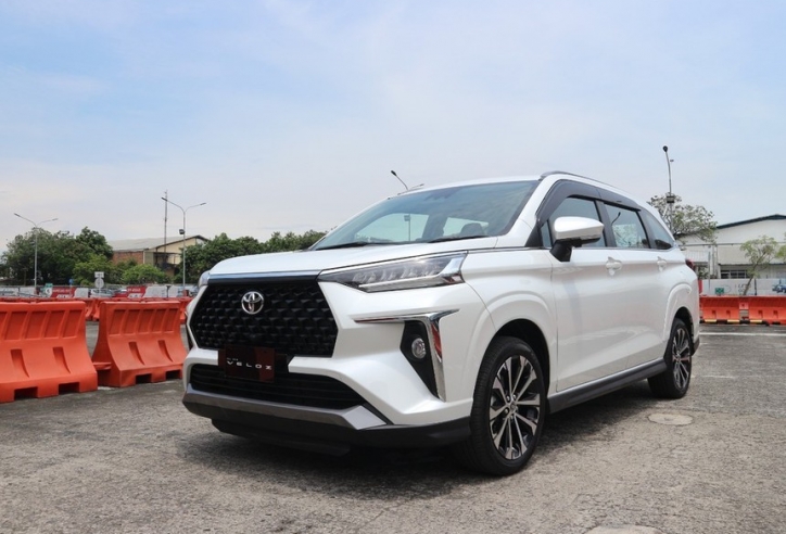 Cận cảnh Toyota Veloz 2022: MPV siêu đẹp cạnh tranh Mitsubishi Xpander