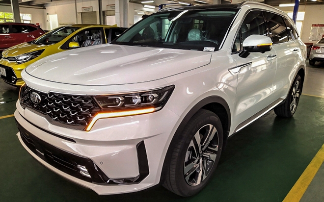 Giá xe Kia đồng loạt giảm mạnh: K3, Sorento giá cực hấp dẫn