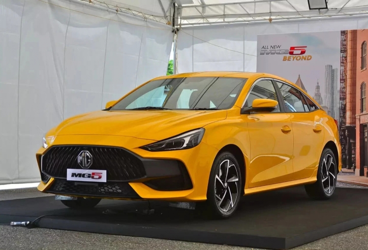 Hàng 'hot' MG 5 chính thức ra mắt tại Việt Nam, giá bán ‘gây sốt’