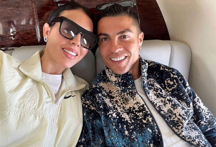 Ronaldo bạo chi hơn 500 tỷ chỉ để 'tặng quà' cho gia đình