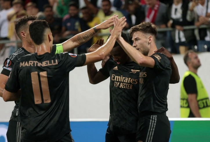 Hàng công bế tắc, Arsenal nhọc nhằn có được 3 điểm nhờ màn tỏa sáng của những tân binh