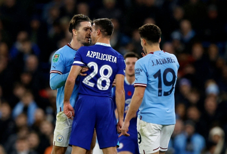 Chelsea đụng phải 'người nhện', bị Man City hủy diệt tại Etihad chỉ trong 5 phút