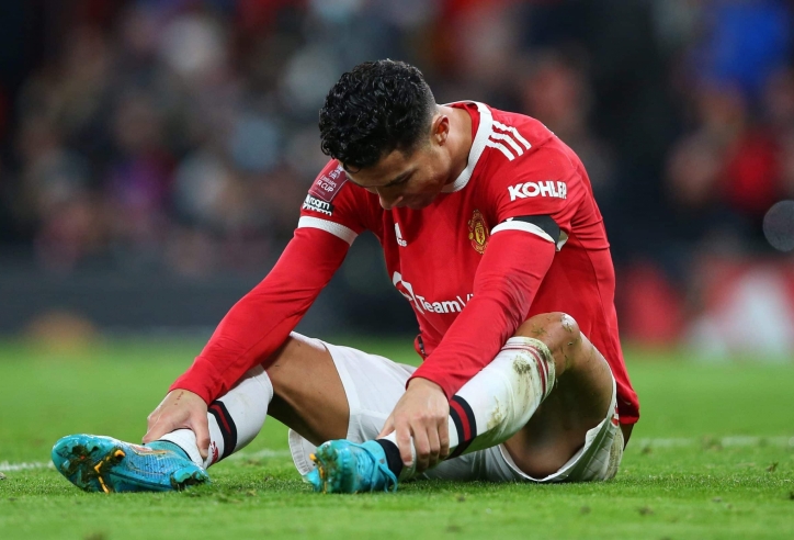 CỰC SỐC: Cristiano Ronaldo công khai bị MU đá, tuyên bố coi thường Ten Hag
