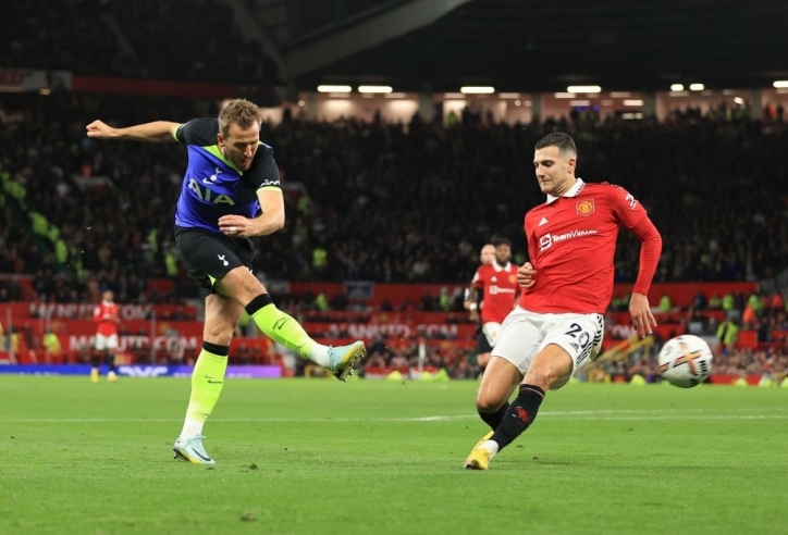 'Chắc chắn Man United sẽ giành được một danh hiệu trước Tottenham'
