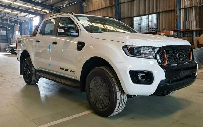 Sắp có bản nâng cấp, Ford Ranger vẫn đội giá hơn 90 triệu đồng tại đại lý