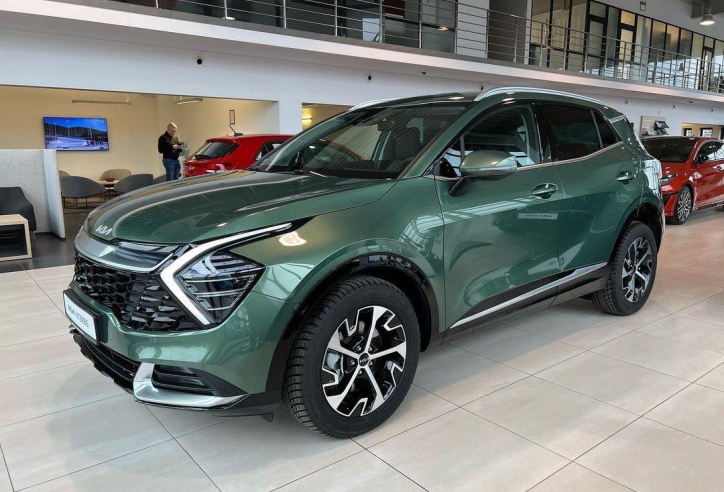 Ảnh thực tế Kia Sportage 2022 tại đại lý: màu cực đẹp, giá khoảng từ 720 triệu đồng