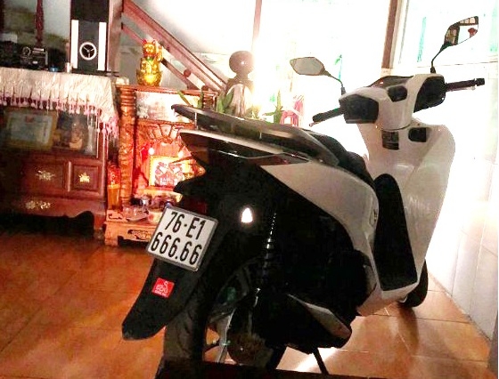 Honda SH biển “ngũ quý” 6 hét giá 2 tỷ đồng khiến dân mạng xôn xao