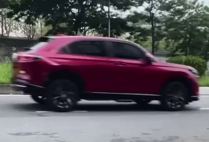 Bắt gặp Honda HR-V 2022 lăn bánh tại Việt Nam, ngoại hình cực ấn tượng