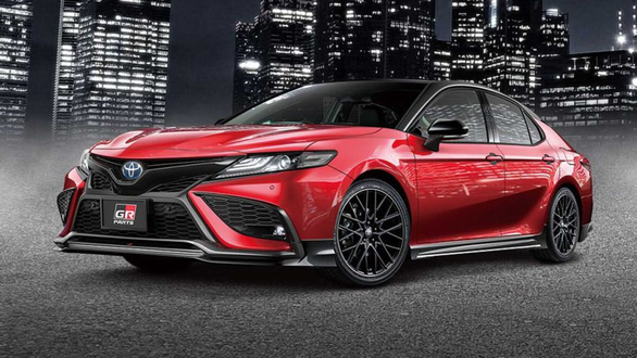 Toyota Camry sắp được bổ sung phiên bản hiệu suất cao, đấu Mazda 6, Accord