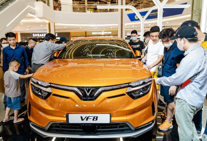 VinFast VF 8 'gây sốt' với gần 1.000 đơn đặt cọc sau 2 ngày tổ chức lái thử