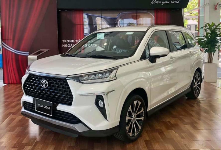 Khách Việt chấp nhận bỏ cọc Toyota Veloz Cross vì khan hàng, tăng giá
