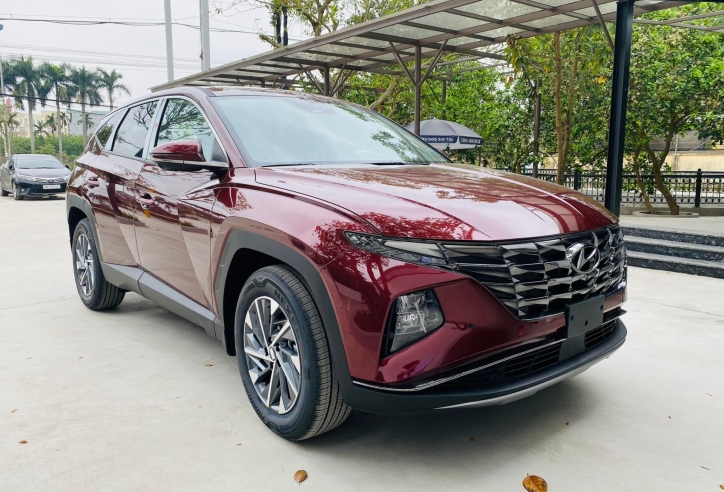 Giá xe Hyundai Tucson 2022 bắt đầu “hạ nhiệt”, sẵn sàng cạnh tranh CX-5, CR-V