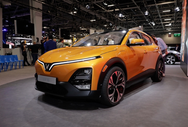Ảnh thực tế VinFast VF 6 vừa lộ diện – SUV cỡ B đáng gờm với loạt xe xăng
