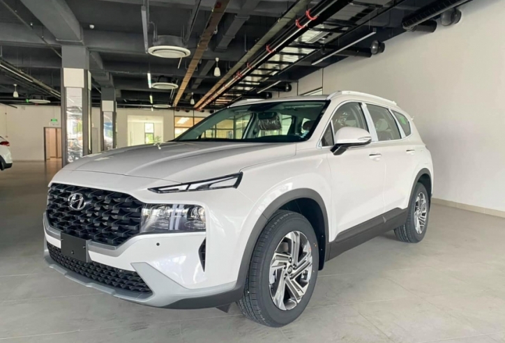 Giá xe Hyundai Santa Fe, Tucson và Creta bất ngờ tăng hàng chục triệu đồng