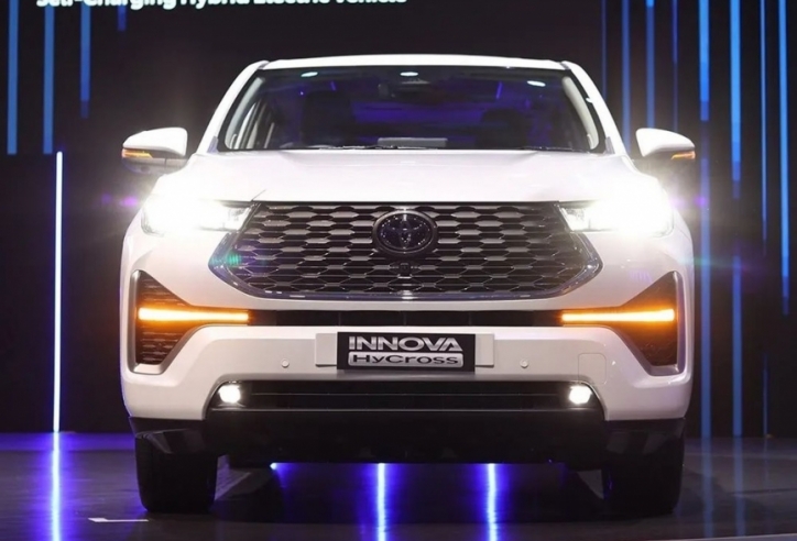 Toyota Innova Hycross 2023 chốt giá từ 523 triệu đồng, đe nẹt Mitsubishi Xpander
