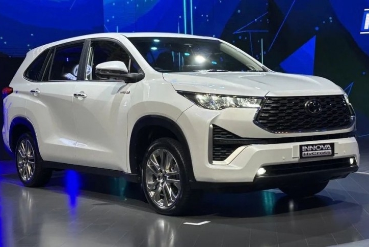 Toyota Innova 2023 vừa ra mắt 'cháy hàng', nhiều khách phải chờ cả năm