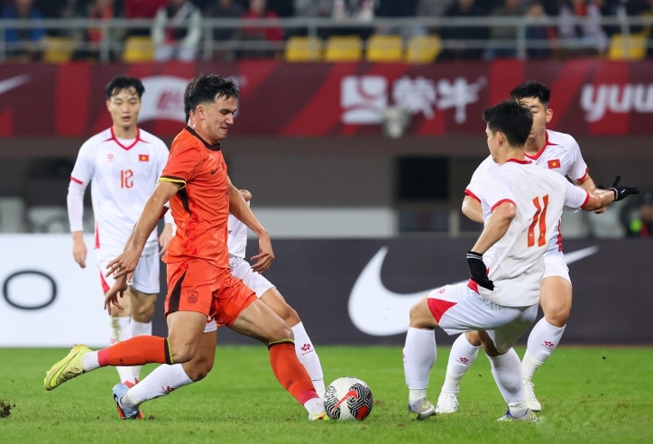 Chấp cả trọng tài và quả 11m, U22 Việt Nam vẫn quật ngã Trung Quốc