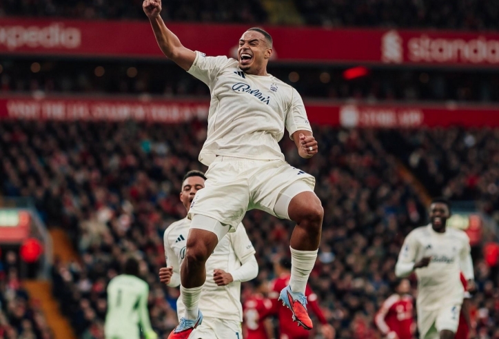 Arsenal quyết đấu Chelsea vì trung vệ chỉ cao 1m8