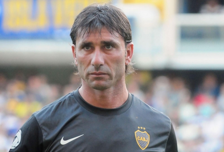 HLV Argentina từng là đồng đội Messi sắp cập bến đại gia V-League