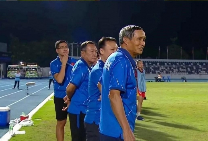 HLV Mai Đức Chung phản ứng gây sốt ngay khi Việt Nam thua 11m