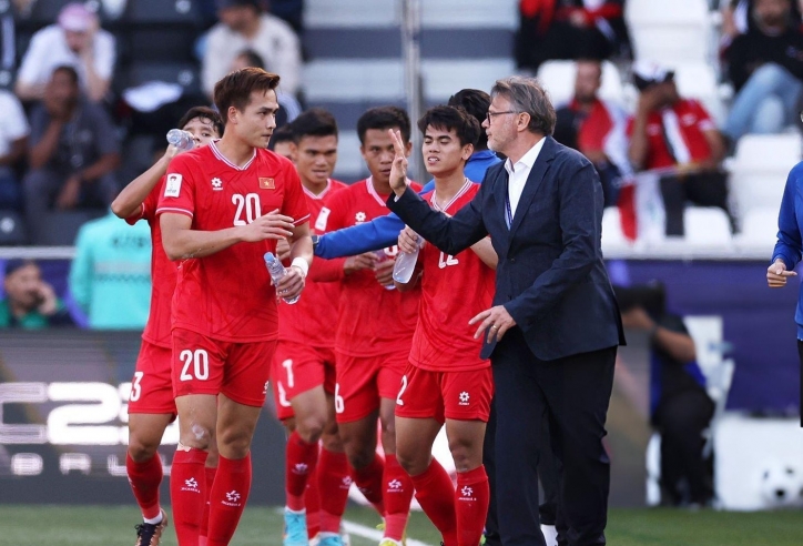 Nhìn lại năm 2023 của ĐT Việt Nam: Hành trình chật vật của HLV Troussier