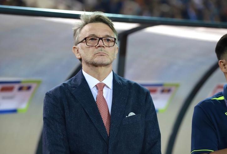 HLV Troussier bất ngờ đưa quan điểm ‘lạ’ về bóng đá Việt Nam