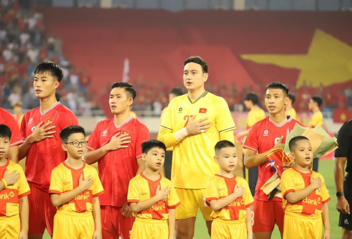 HLV Kim Sang Sik gây bất ngờ khi không gọi 1 sao Việt kiều